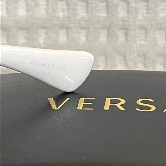 Versace White And Gold Sunglasses - Picture 9 of 11